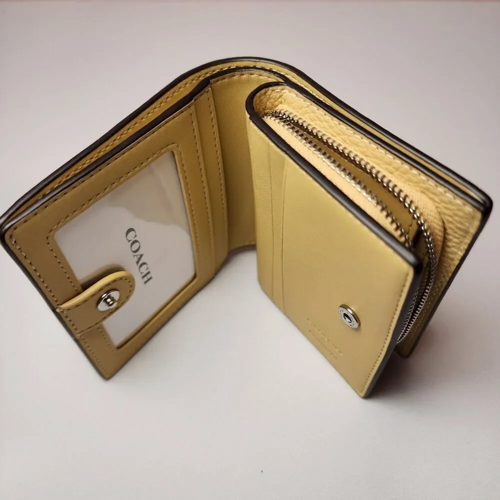 NWT Coach CBN90 X Peanuts Charlie Brown Snap Wallet Leather Hay Multi - Picture 4 of 8